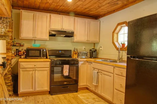 $575,000 | 3516 Leatherwood Ford Road, Jamestown, TN 38556