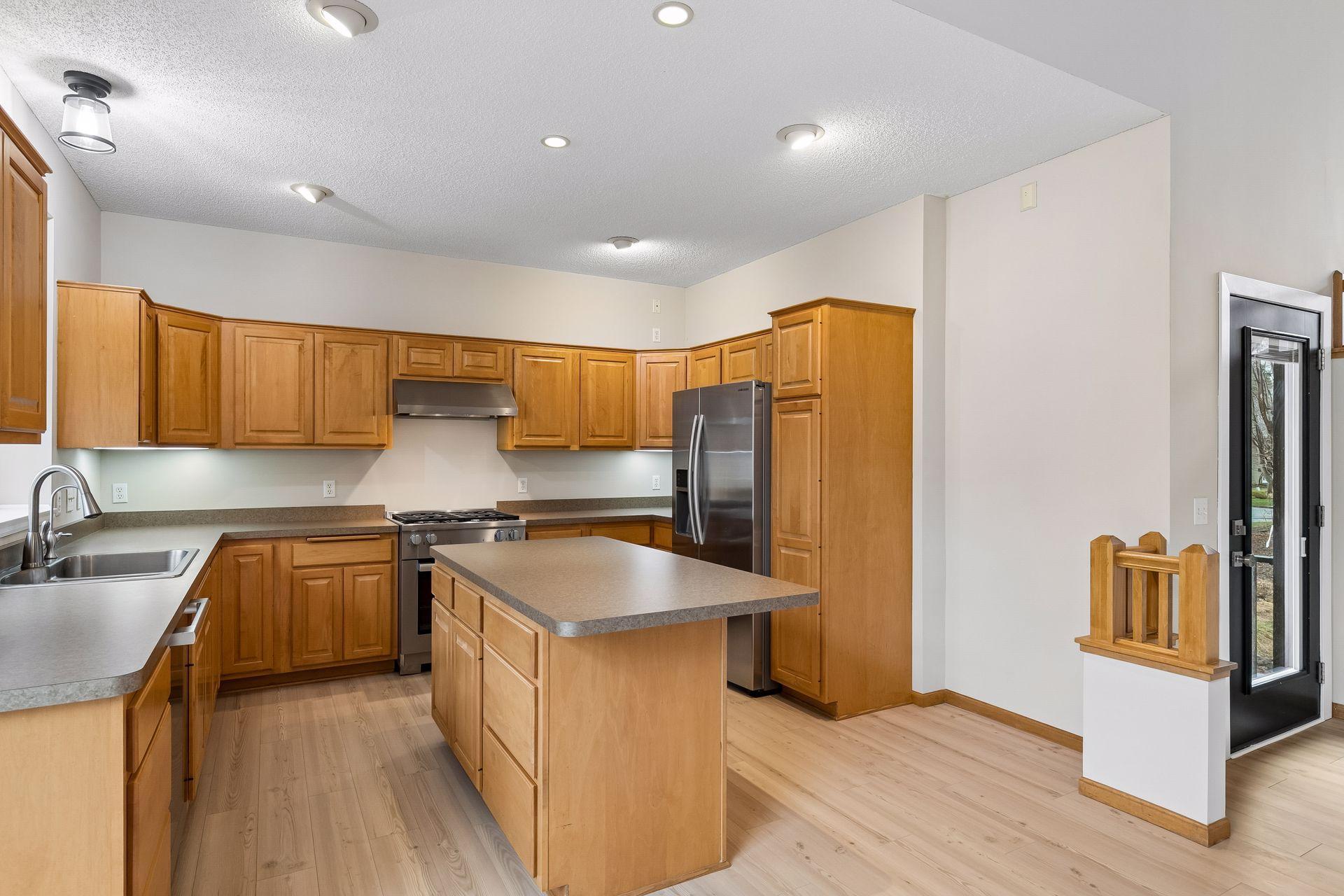 4631 Hummingbird Trail Northeast Prior Lake, MN 55372 - Photo 8 of 43