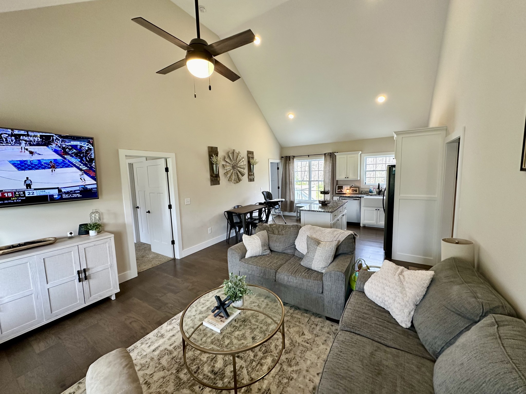 194 Mitchell Road Portland, TN 37148 - Photo 4 of 17 a living room with furniture and view of kitchen