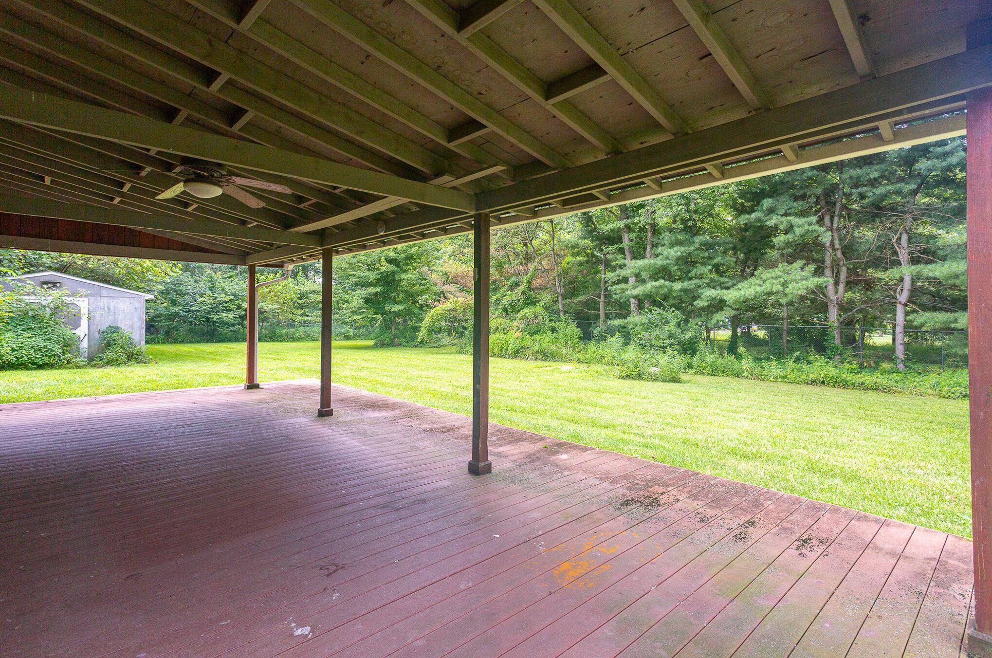 5552 Summit Road Southwest Pataskala, OH 43062 - Photo 23 of 34 Back porch