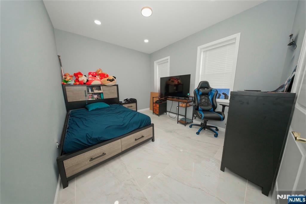 596 Moonachie Avenue Wood-Ridge, NJ 07075 - Photo 5 of 14