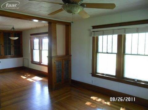 1133 South Morrish Road Flint, MI 48532 - Photo 4 of 10 20144590-3.JPG