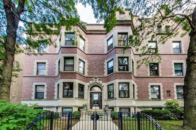 $215,000 | 709 West Bittersweet Place, Unit K5, Chicago, IL 60613