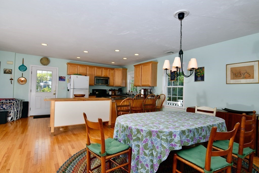 18 D Street Hull, MA 02045 - Photo 5 of 18