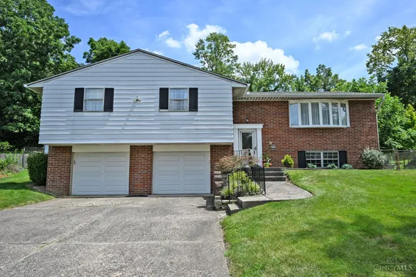 $299,900 | 3367 Palmhill Lane, Cincinnati, OH 45247