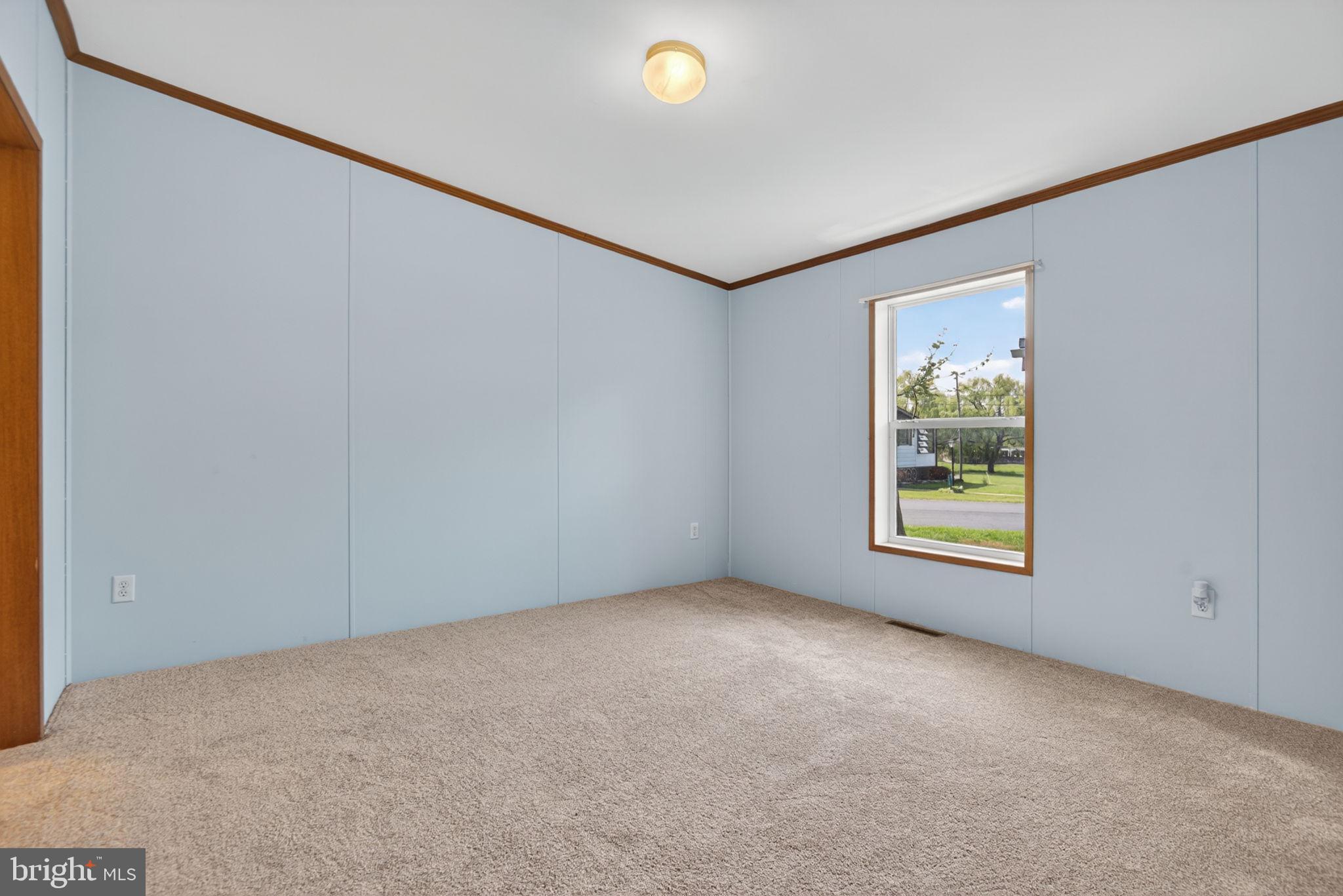 723 Sherry Lane Lancaster, PA 17601 - Photo 12 of 24 an empty room with windows and closet