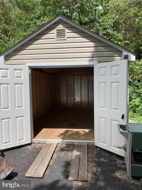 6828 Windsor Mill Road Baltimore, MD 21207 - Photo 12 of 43 Drive up storage shed