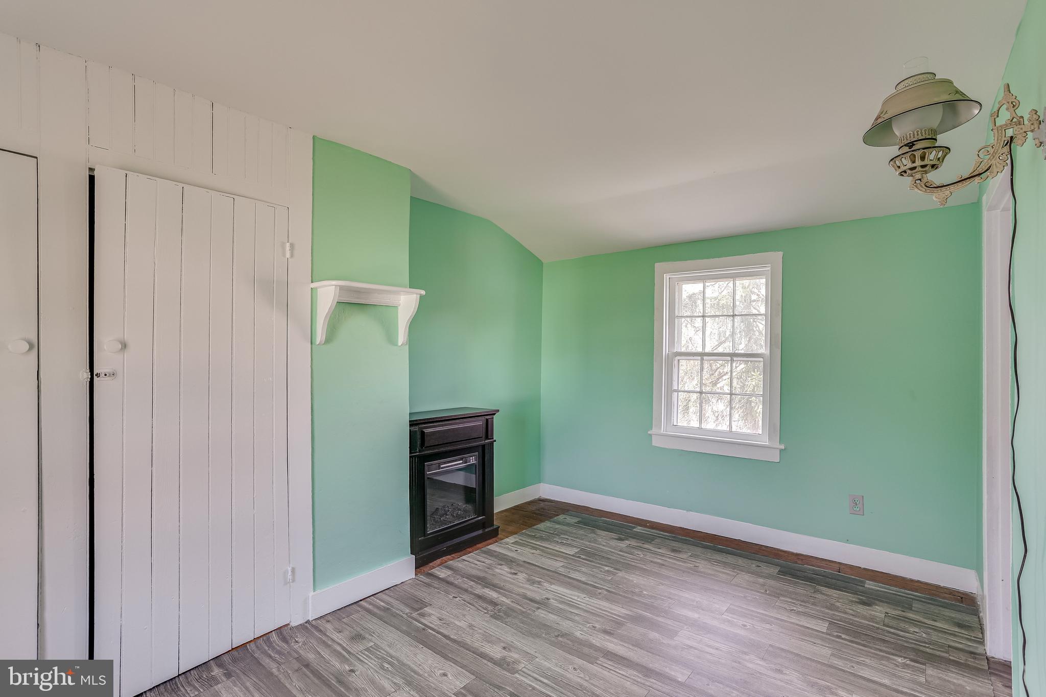 6828 Windsor Mill Road Baltimore, MD 21207 - Photo 14 of 43 Upper room in outbuilding