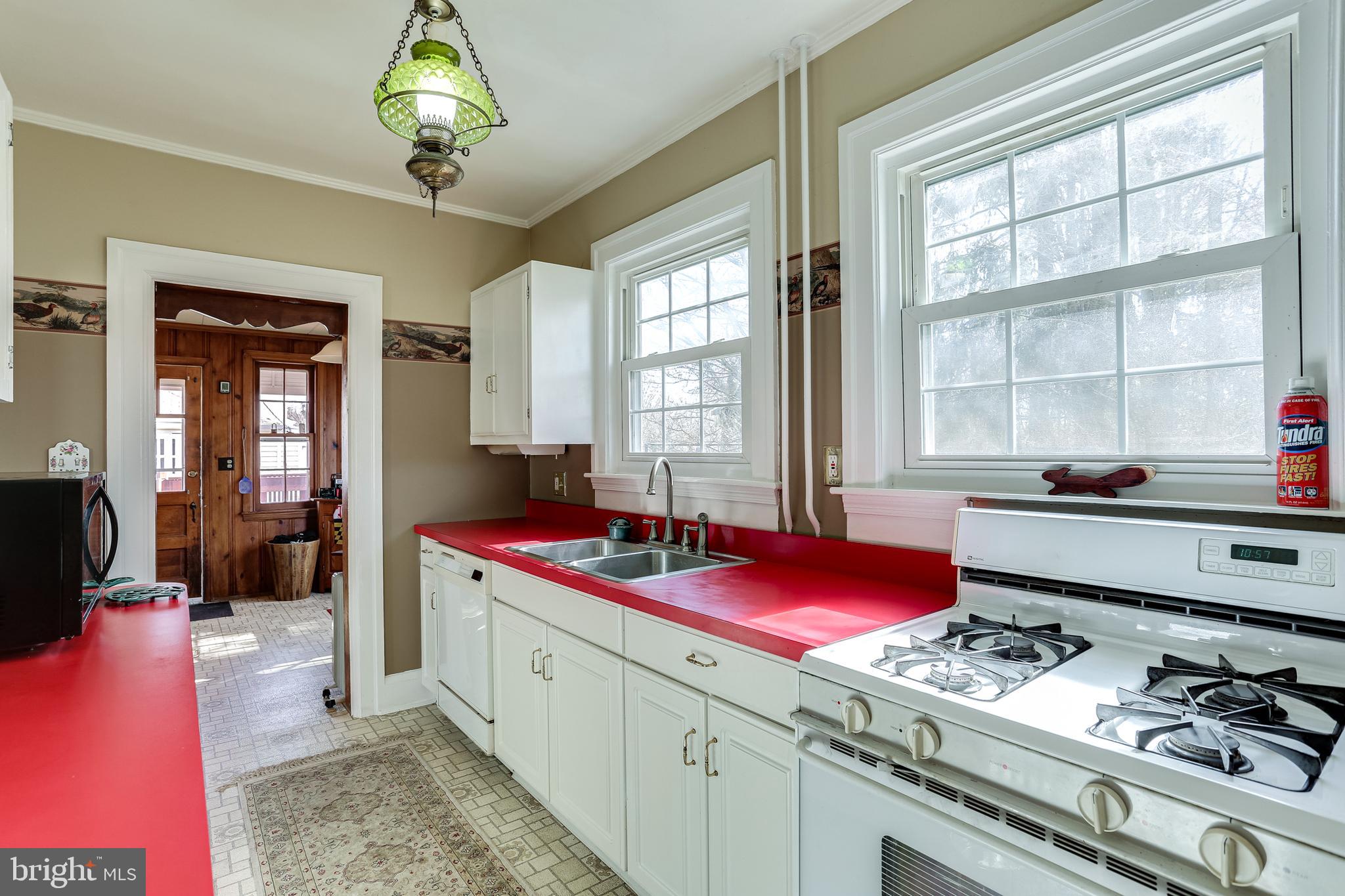 6828 Windsor Mill Road Baltimore, MD 21207 - Photo 26 of 43 Bright kitchen