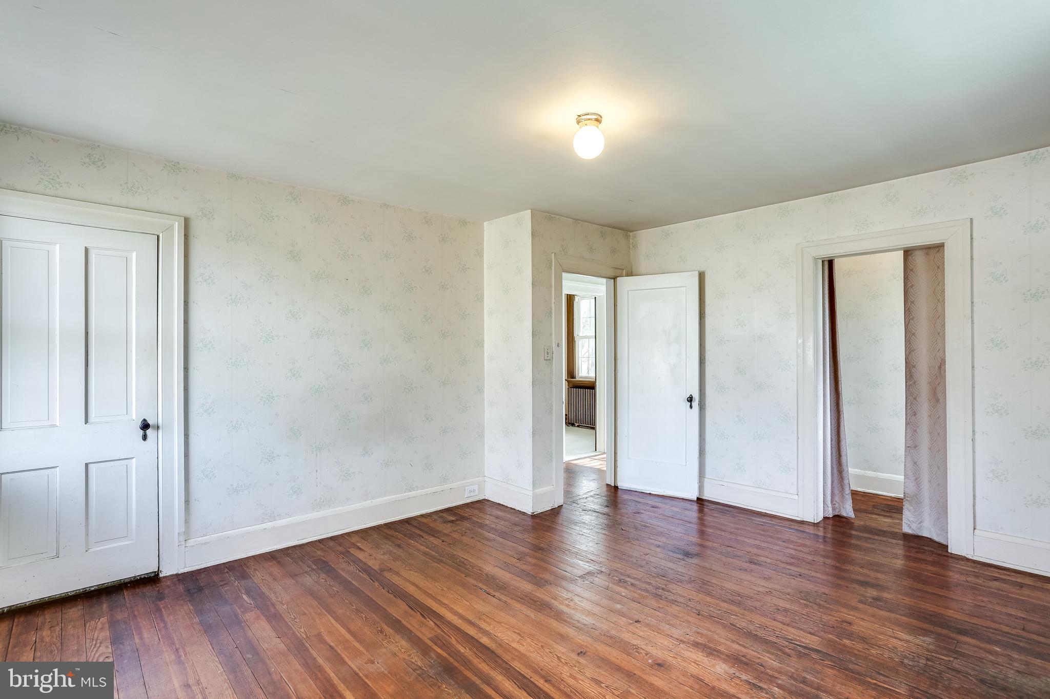 6828 Windsor Mill Road Baltimore, MD 21207 - Photo 33 of 43 Upper level