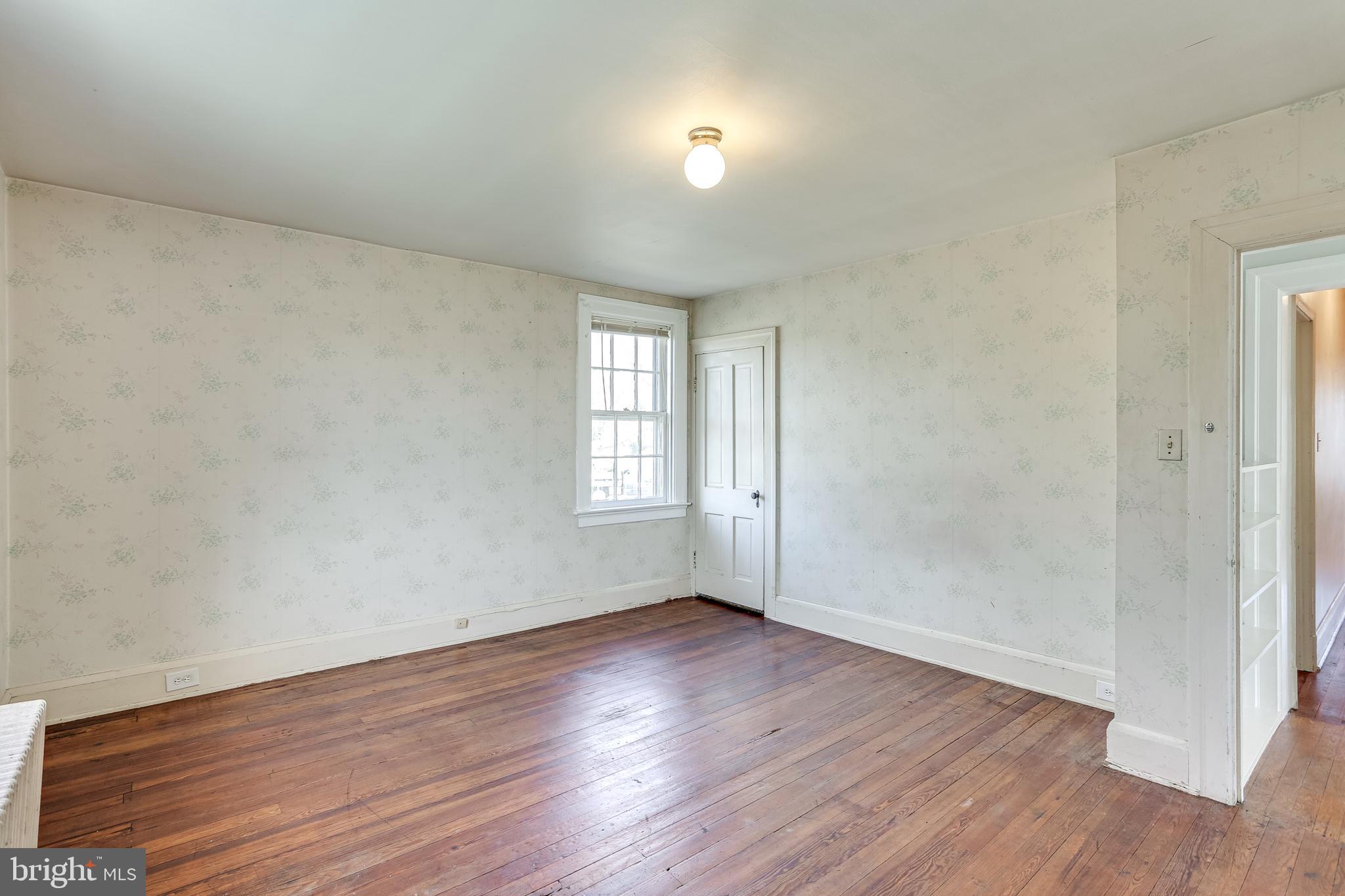 6828 Windsor Mill Road Baltimore, MD 21207 - Photo 34 of 43 Upper level