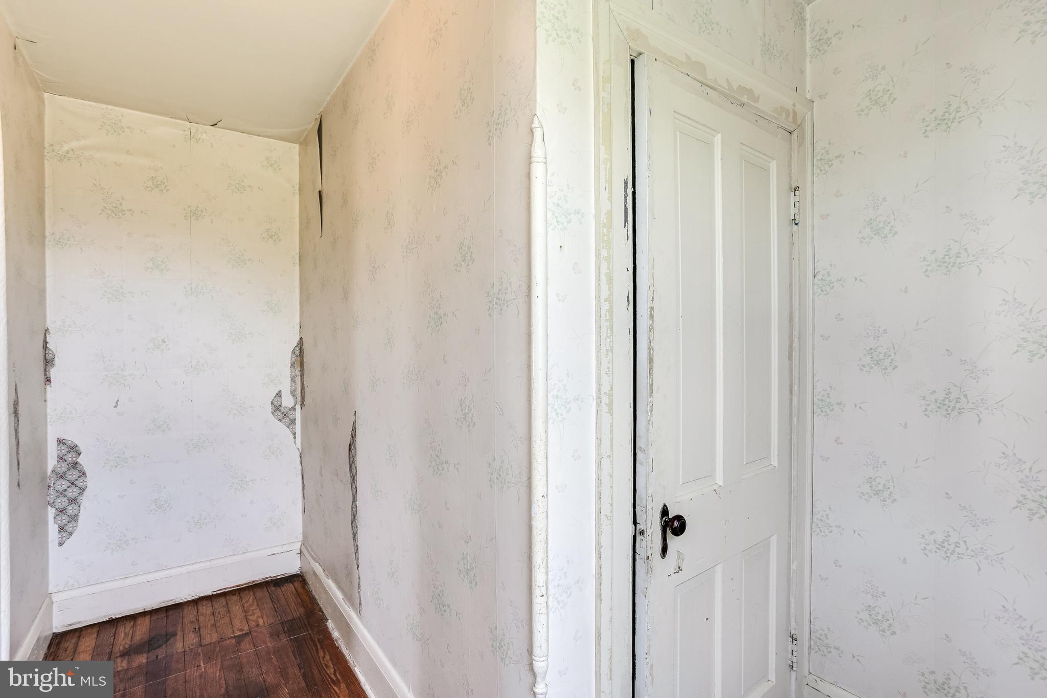 6828 Windsor Mill Road Baltimore, MD 21207 - Photo 35 of 43 Interior