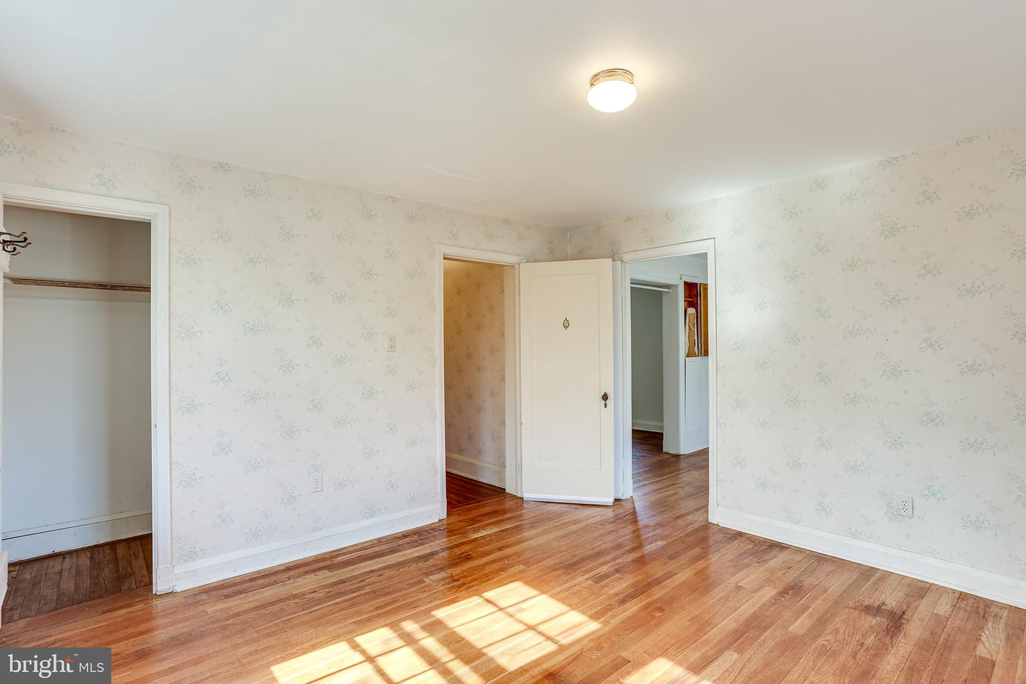 6828 Windsor Mill Road Baltimore, MD 21207 - Photo 40 of 43 Upper level