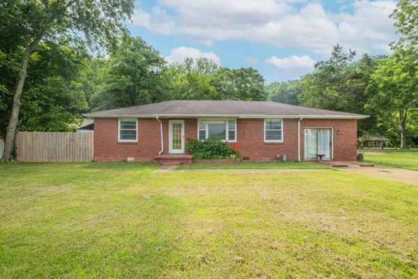 $249,999 | 1329 Louisville Highway, Goodlettsville, TN 37072