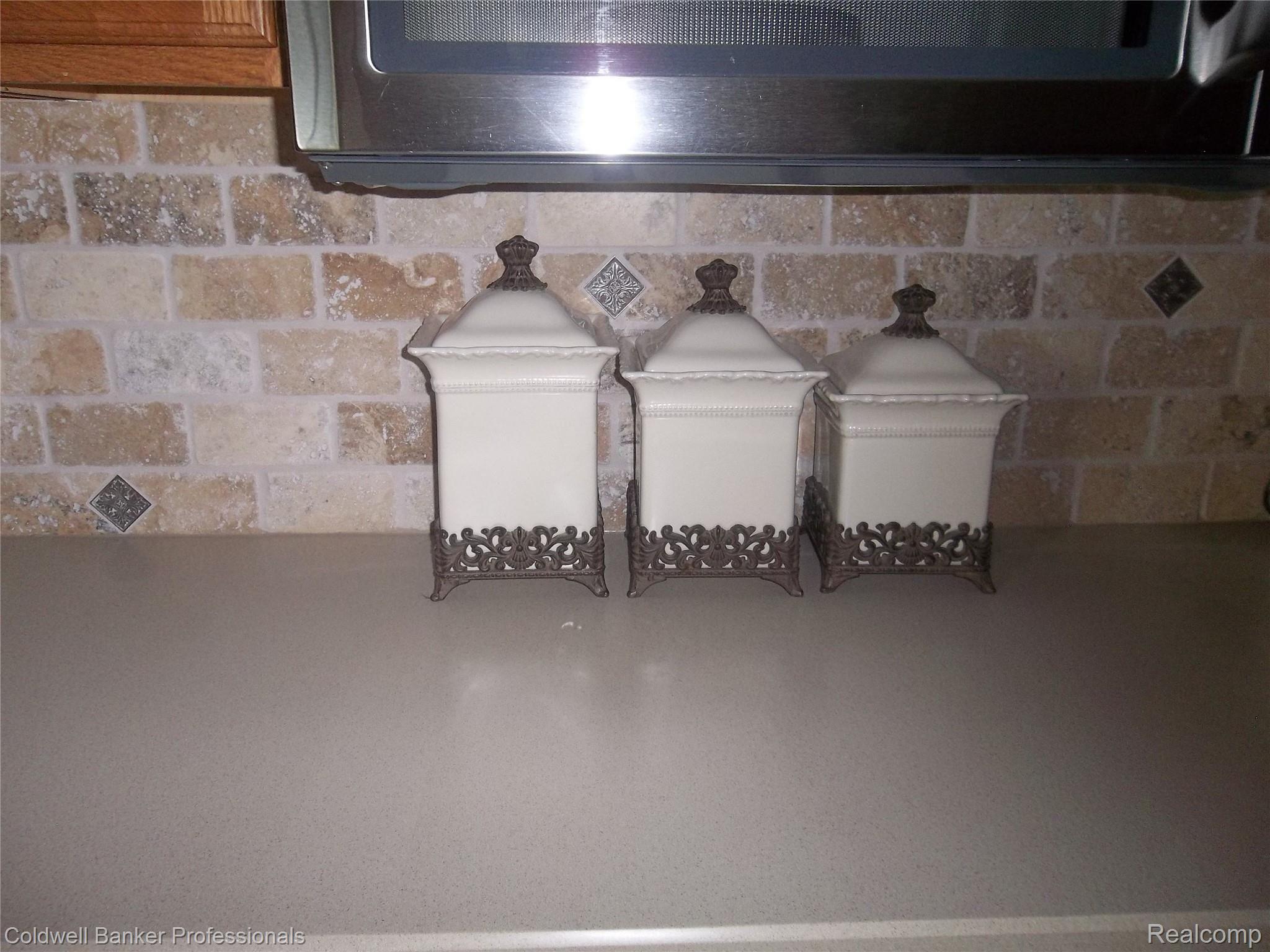 3271 Reamer Road Lapeer, MI 48446 - Photo 11 of 27 Custom Back Splash