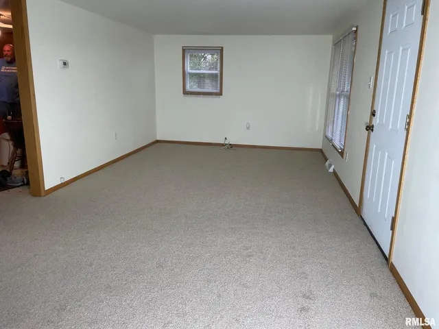 $94,000 | 687 5th Street, Omaha, IL 62871