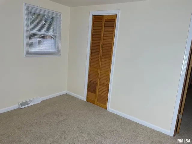 $94,000 | 687 5th Street, Omaha, IL 62871