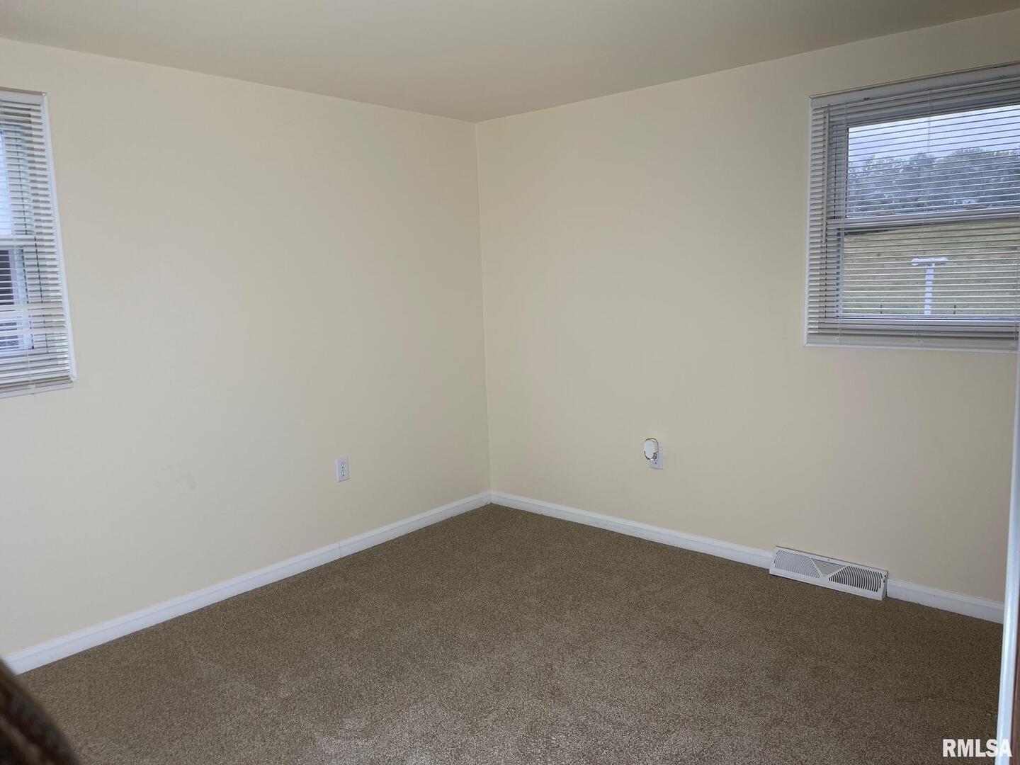 687 5th Street Omaha, IL 62871 - Photo 10 of 10