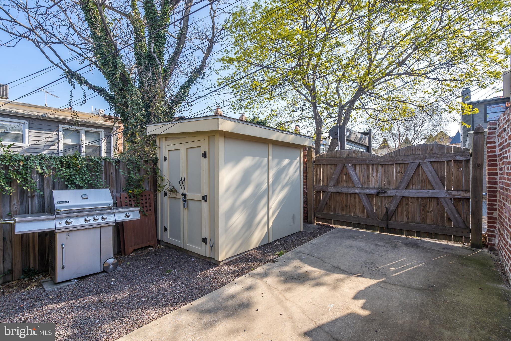 433 10th Street Northeast Washington, DC 20002 - Photo 23 of 33