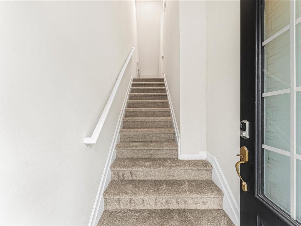 365 Williamson Street Southeast Marietta, GA 30060 - Photo 6 of 28 a view of entryway