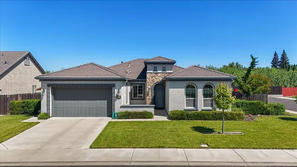 $675,000 | 805 Freedom Point Way, Manteca, CA 95336