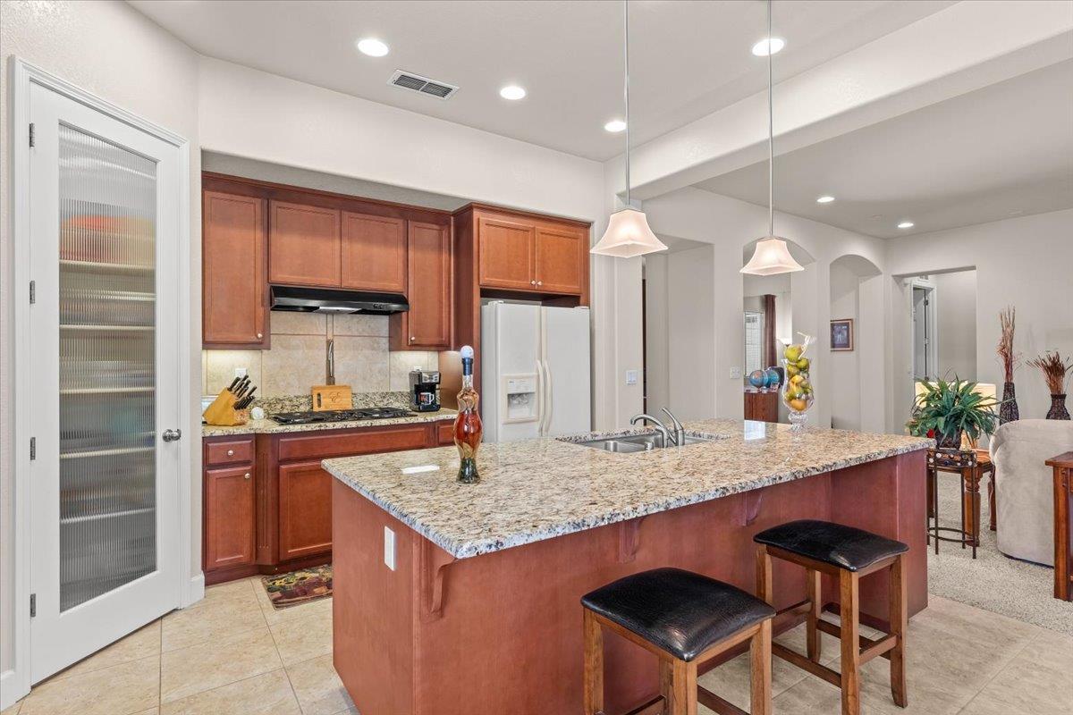805 Freedom Point Way Manteca, CA 95336 - Photo 27 of 53