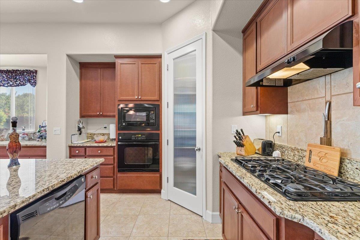 805 Freedom Point Way Manteca, CA 95336 - Photo 30 of 53