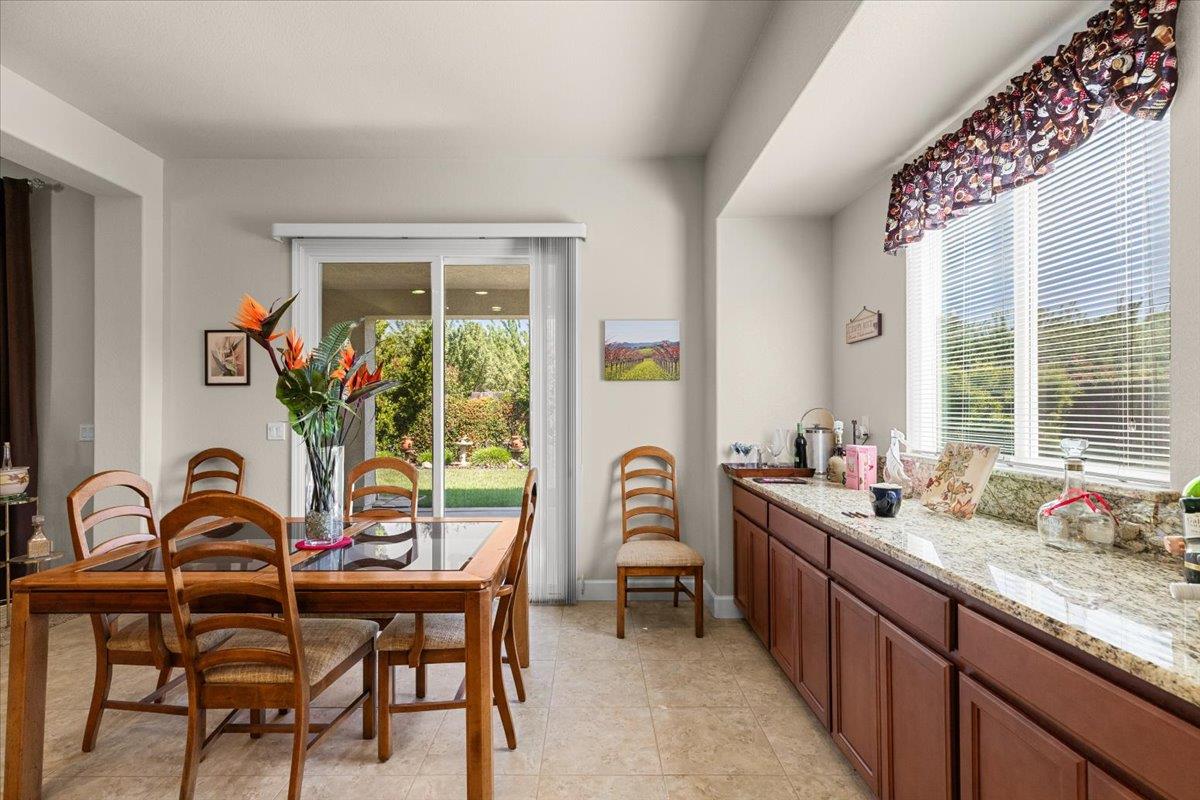 805 Freedom Point Way Manteca, CA 95336 - Photo 34 of 53