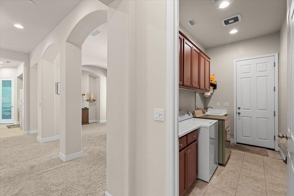 805 Freedom Point Way Manteca, CA 95336 - Photo 36 of 53