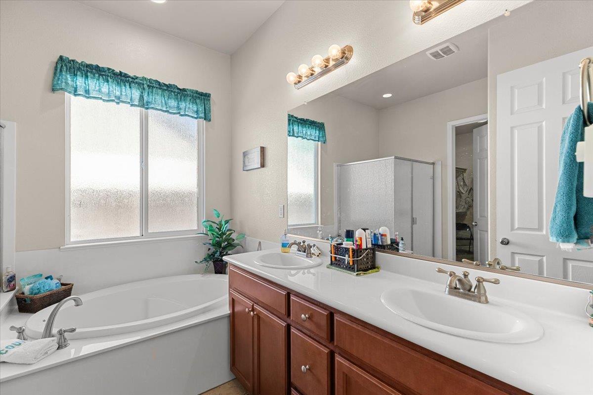 805 Freedom Point Way Manteca, CA 95336 - Photo 42 of 53