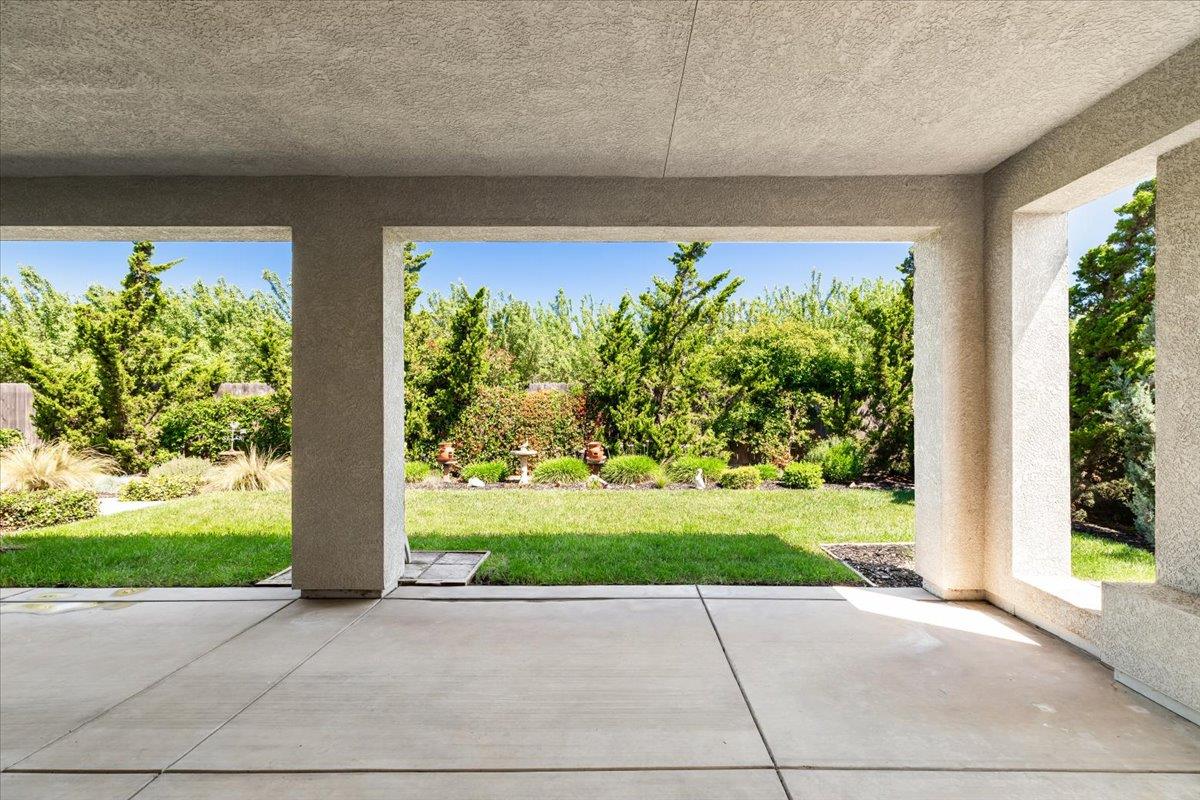 805 Freedom Point Way Manteca, CA 95336 - Photo 44 of 53