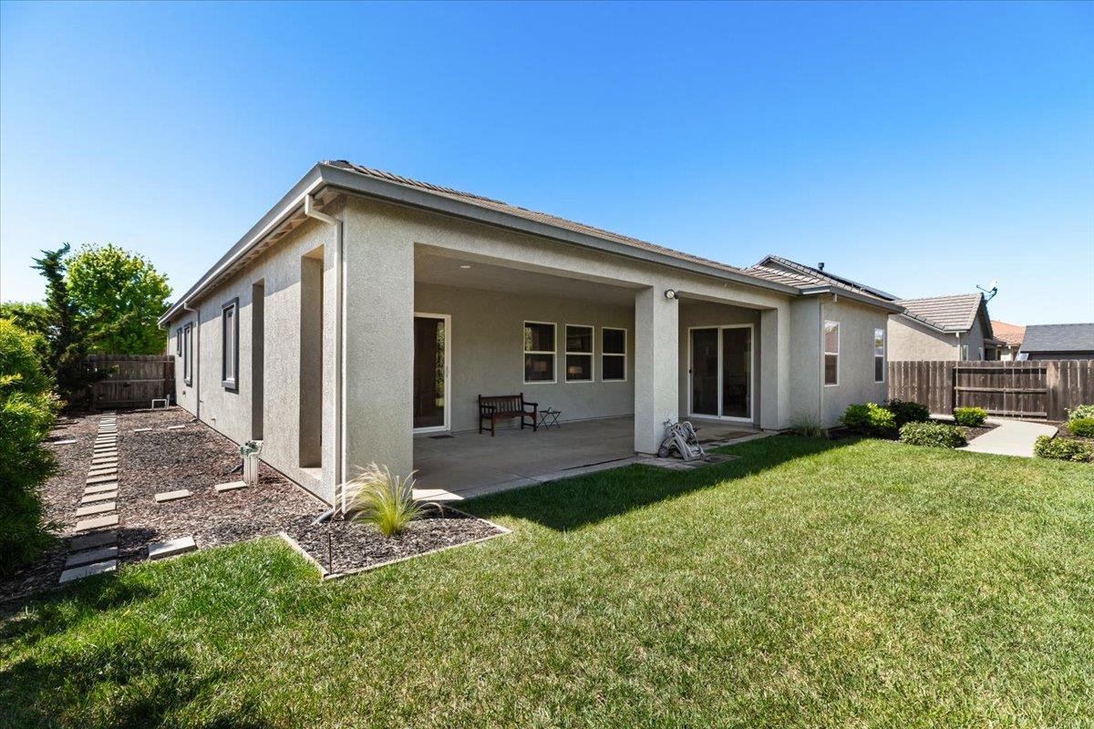 805 Freedom Point Way Manteca, CA 95336 - Photo 49 of 53