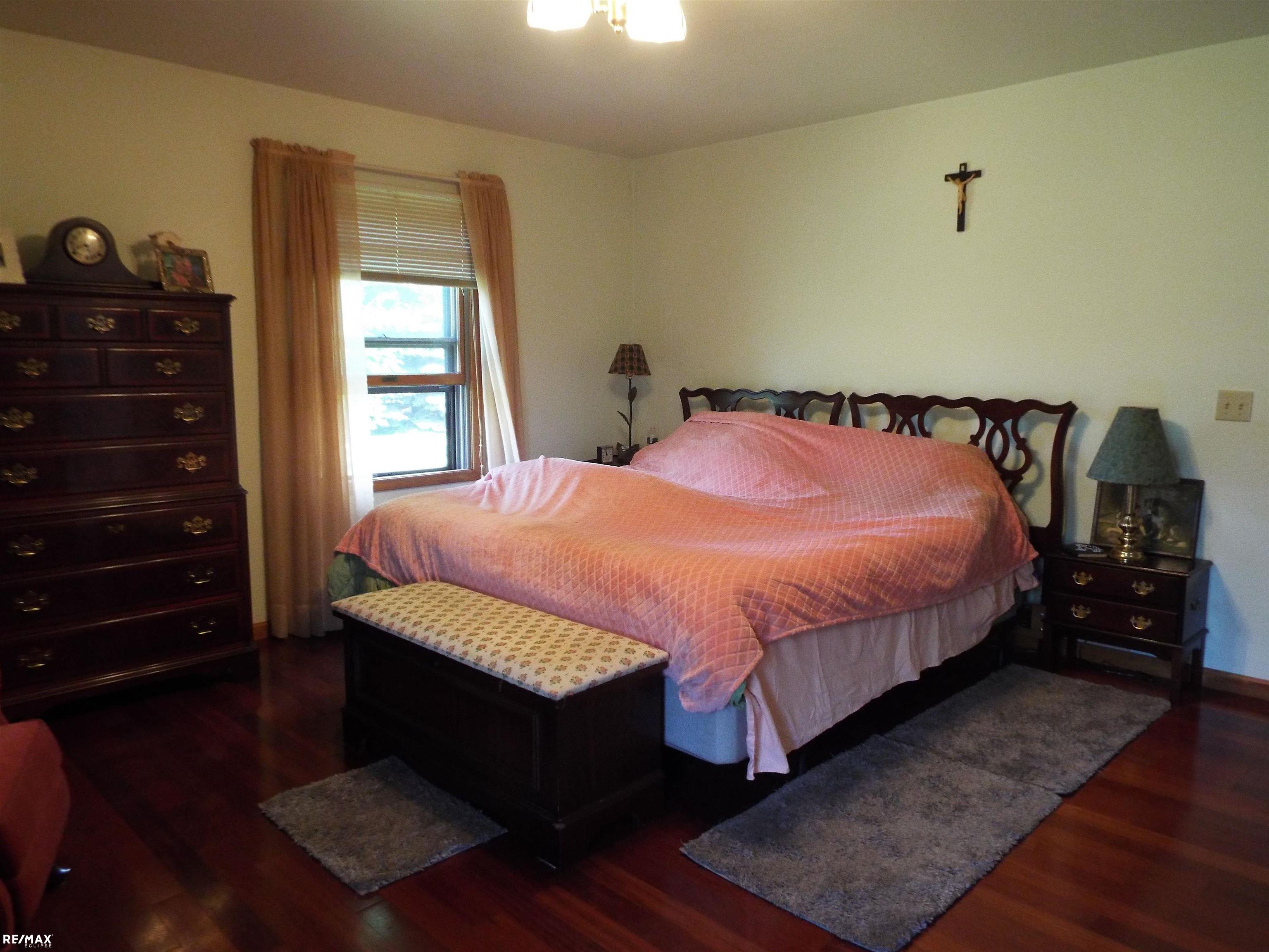 2299 North Lakeshore Road Carsonville, MI 48419 - Photo 16 of 31 Main bedroom