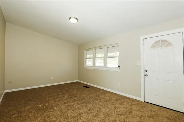 $1,400 | 518 West Sherwood Drive, Riverdale, GA 30274