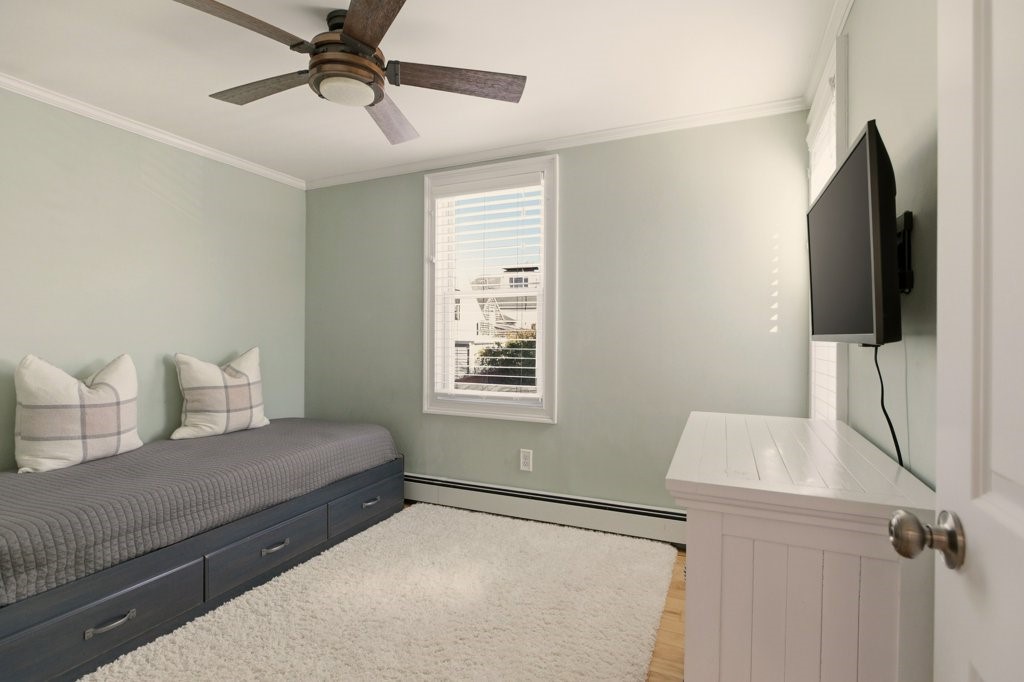 30 South Baptist Street Newport, RI 02840 - Photo 20 of 32 Bedroom 3 Second Level