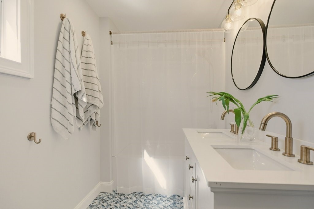 30 South Baptist Street Newport, RI 02840 - Photo 23 of 32 Full Bath Second Level