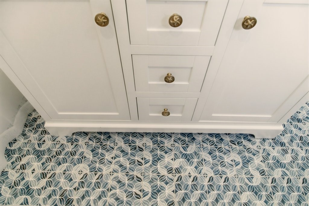 30 South Baptist Street Newport, RI 02840 - Photo 26 of 32 Stunning tile and vanity in the full bath: Second Level