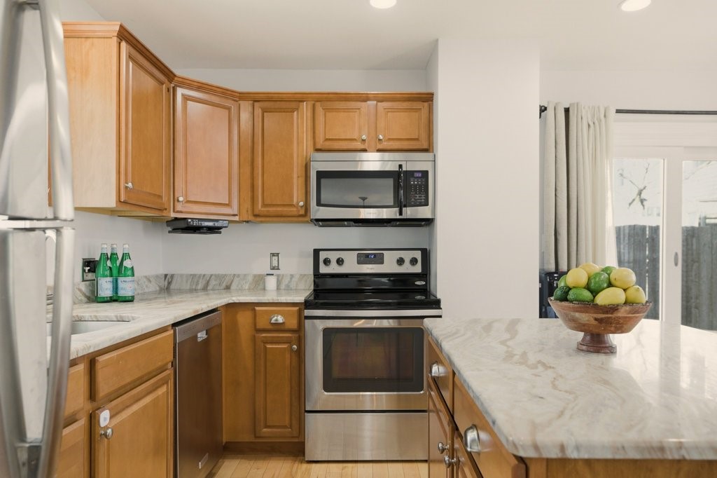 30 South Baptist Street Newport, RI 02840 - Photo 5 of 32 Stainless Appliances