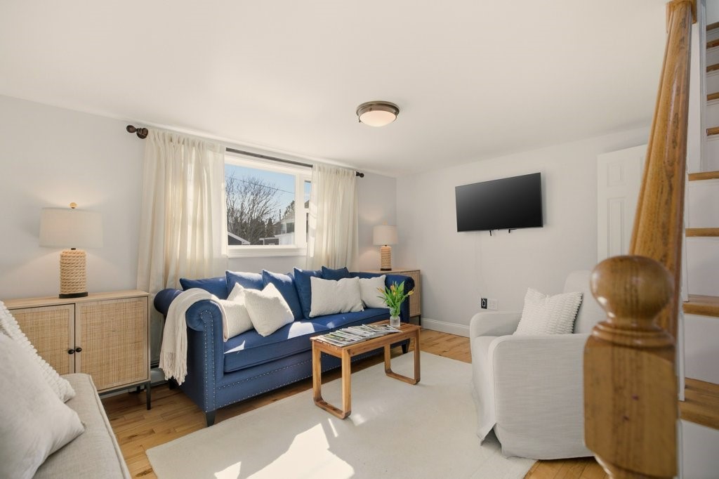 30 South Baptist Street Newport, RI 02840 - Photo 9 of 32 Living Room First Level