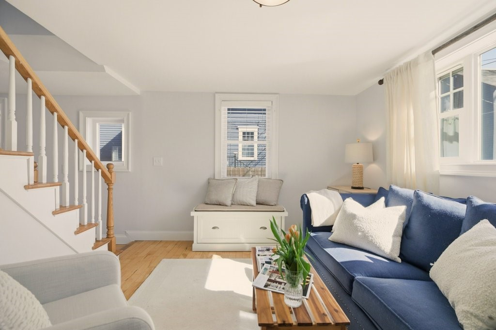 30 South Baptist Street Newport, RI 02840 - Photo 10 of 32 Living Room First Level