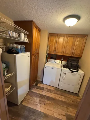 a view of utility room