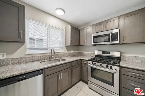 $2,595 | 3646 Carmona Avenue, Unit 1, Los Angeles, CA 90016