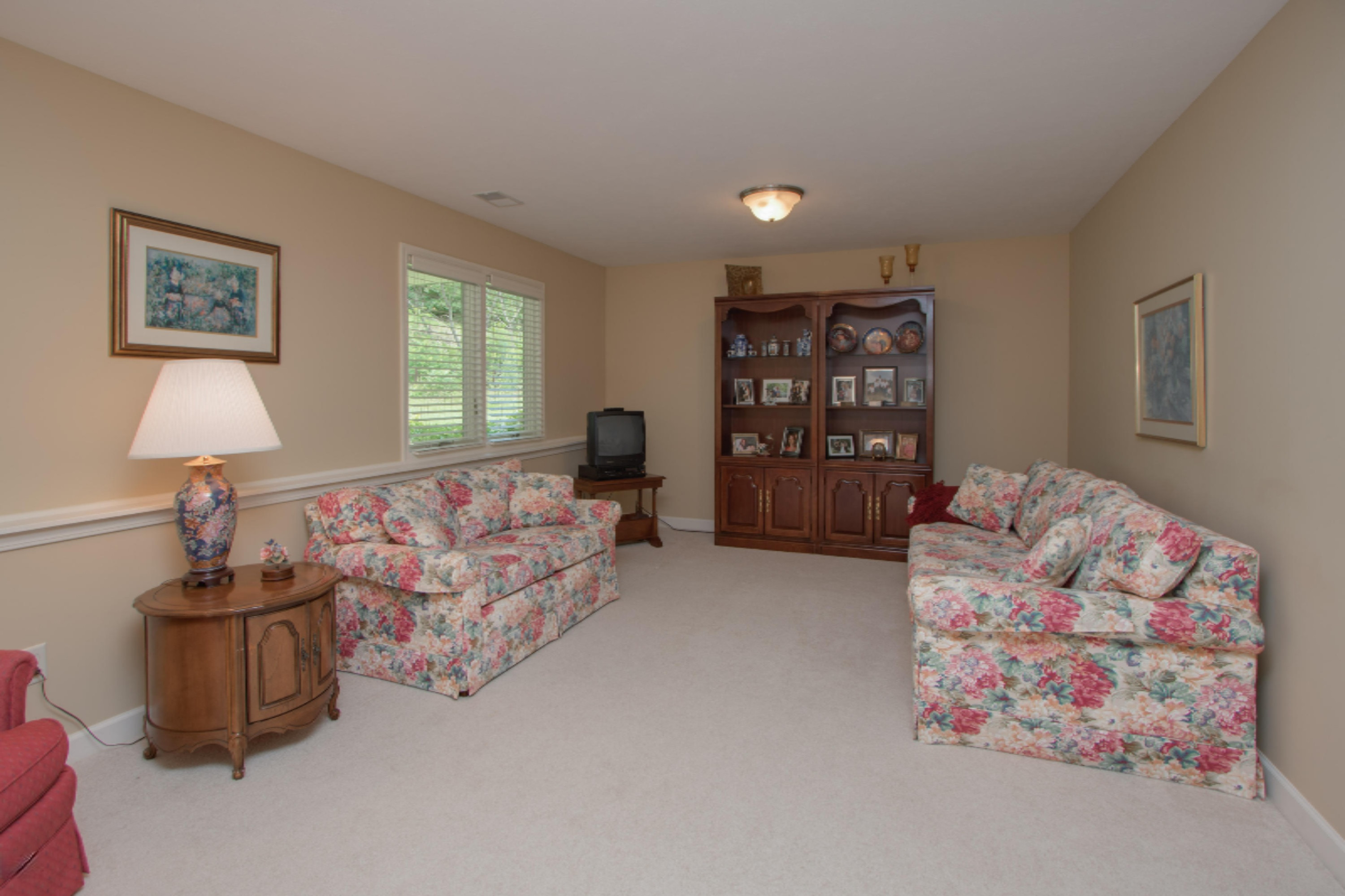 156 Round Hill Road Kalamazoo, MI 49009 - Photo 13 of 18 Round_Hill-13