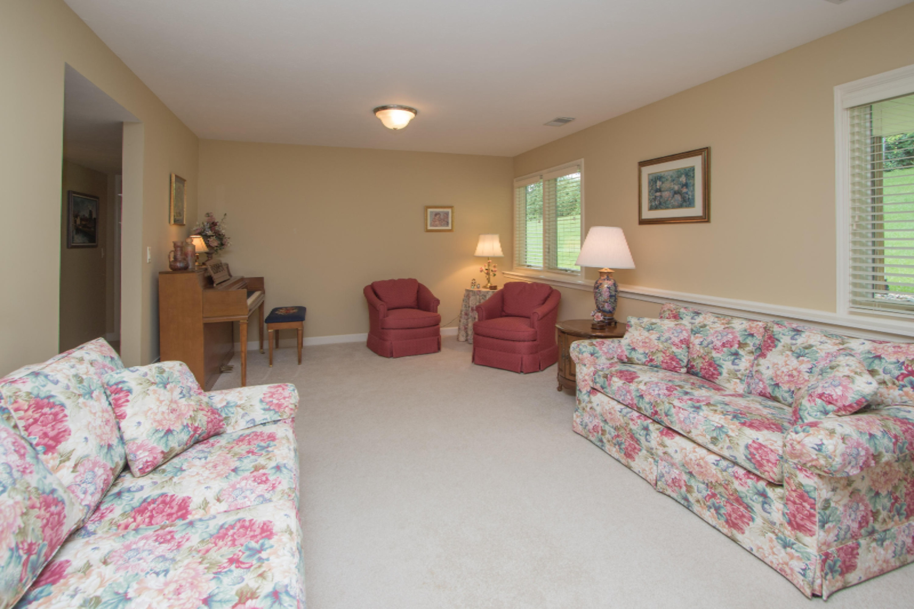 156 Round Hill Road Kalamazoo, MI 49009 - Photo 14 of 18 Round_Hill-14