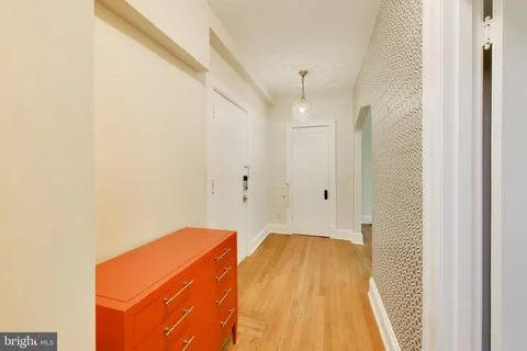 $359,000 | 5402 Connecticut Avenue Northwest, Unit 204, Washington, DC 20015