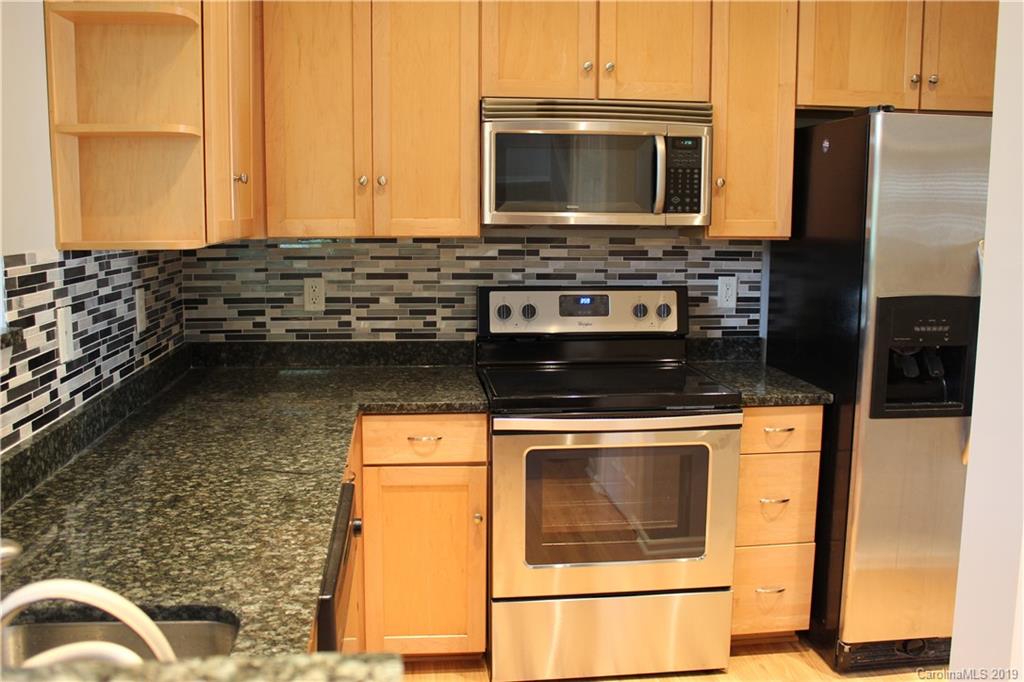 608 Raphael Place Charlotte, NC 28205 - Photo 3 of 15