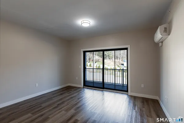 $2,450 | 401 Albany Turnpike, Unit 202, Canton, CT 06019