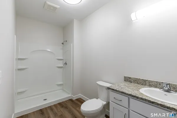 $2,450 | 401 Albany Turnpike, Unit 202, Canton, CT 06019