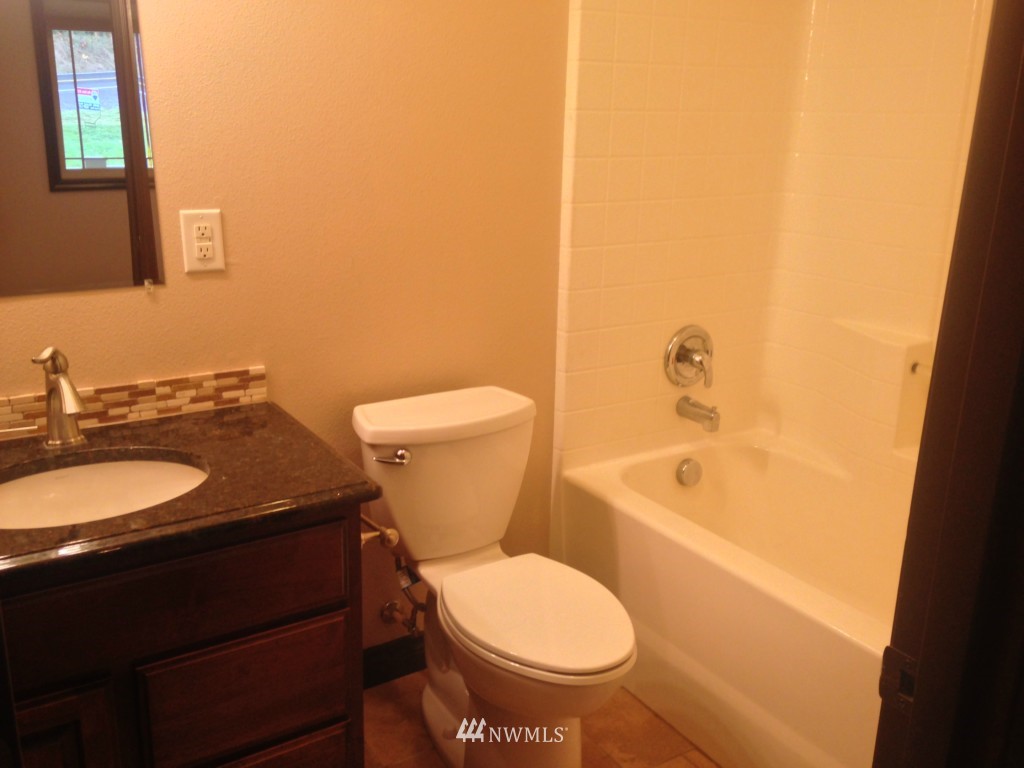 207 Stella Road Longview, WA 98632 - Photo 10 of 18