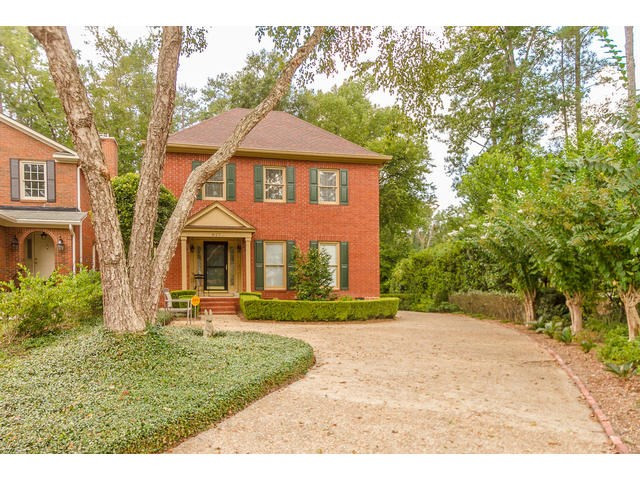 827 Barrett Lane Augusta, GA 30909 - Photo 1 of 38 Main View